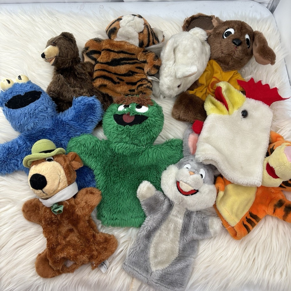 Lot of 10 Hand Puppets Chicken, Sesame Street, Yogi, Bugs Bunny, Tiger + Others